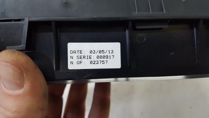 Vägmätare KM från en Renault Scénic III (JZ)  2013