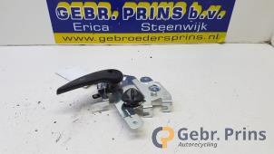 Gebruikte Schuifdeurgreep rechts Opel Vivaro 2.5 CDTI 16V Prijs € 24,20 Inclusief btw aangeboden door Autorec. Gebr. Prins b.v.