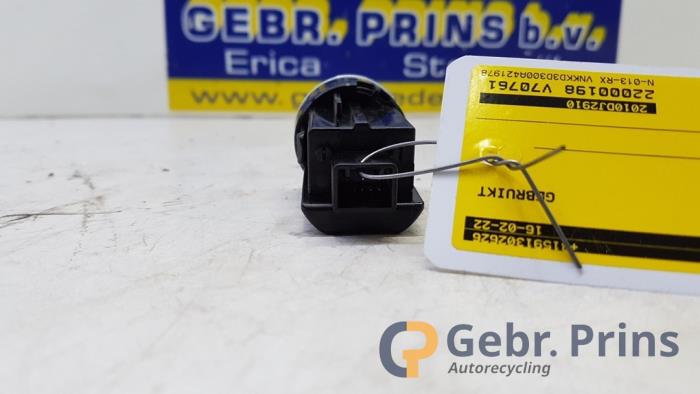 Start/stopp-brytare från en Toyota Yaris III (P13) 1.5 16V Hybrid 2018