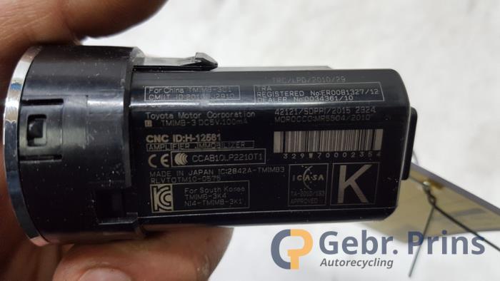 Start/stopp-brytare från en Toyota Yaris III (P13) 1.5 16V Hybrid 2018