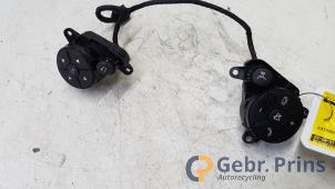 Gebruikte Radiobediening Stuur Mercedes S (W221) 3.0 S-350 BlueTec 24V Prijs € 20,00 Margeregeling aangeboden door Autorec. Gebr. Prins b.v.