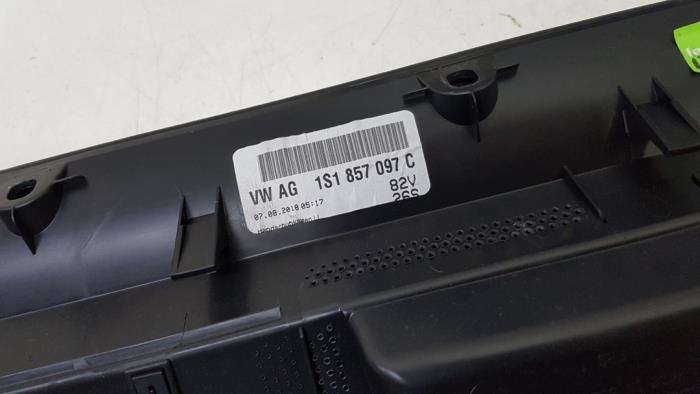 Handskfack från en Volkswagen Up! (121) 1.0 12V 60 2019