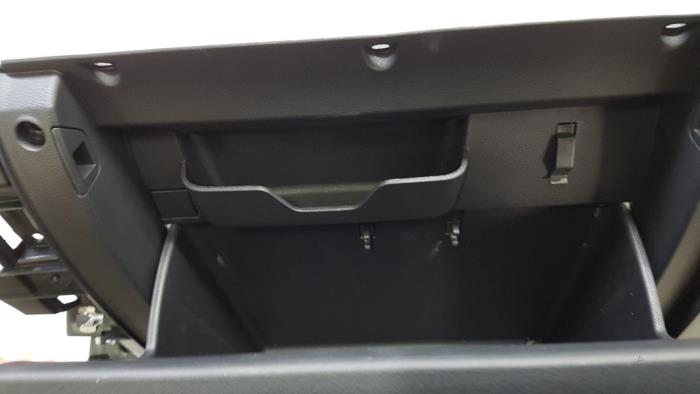 Handskfack från en Volkswagen Up! (121) 1.0 12V 60 2019