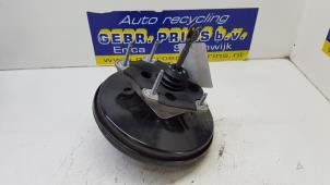 Begagnade Bromsservo Renault Captur (2R) 1.3 TCE 150 16V Pris € 35,00 Marginaltabell erbjuds av Autorec. Gebr. Prins b.v.