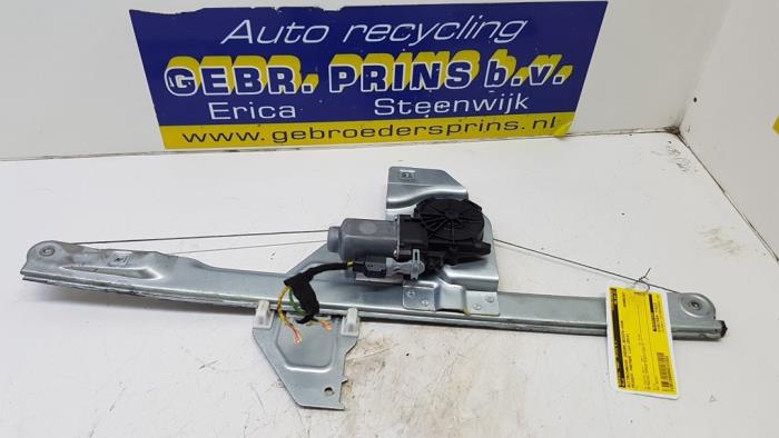 Fönstermekanism, 2-dörrars, höger fram från en Peugeot Partner (GC/GF/GG/GJ/GK) 1.6 HDI 90 2014