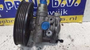 Begagnade Servostyrningspump Volkswagen Passat Variant (3B6) 2.0 20V Pris € 35,00 Marginaltabell erbjuds av Autorec. Gebr. Prins b.v.