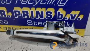 Begagnade Dörrhandtag, 2-dörrars, vänster Peugeot 208 I (CA/CC/CK/CL) 1.2 Vti 12V PureTech 82 Pris € 20,00 Marginaltabell erbjuds av Autorec. Gebr. Prins b.v.