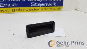 Gebruikte Handgreep Achterklep Ford Transit Custom 2.0 TDCi 16V Eco Blue 105 Prijs € 24,20 Inclusief btw aangeboden door Autorec. Gebr. Prins b.v.