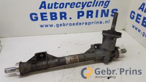 Begagnade Styrbox Renault Twingo II (CN) 1.2 16V Pris € 50,00 Marginaltabell erbjuds av Autorec. Gebr. Prins b.v.