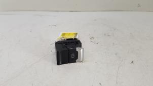 Begagnade Brytare, parkeringsbroms Audi A4 Avant (B8) 1.8 TFSI 16V Pris € 20,00 Marginaltabell erbjuds av Autorec. Gebr. Prins b.v.