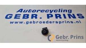 Begagnade Spegelspak Renault Twingo II (CN) 1.2 16V GT TCE Pris € 10,00 Marginaltabell erbjuds av Autorec. Gebr. Prins b.v.