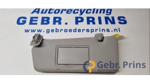 Gebruikte Zonneklep set Renault Clio IV (5R) 1.5 dCi 90 FAP Prijs € 30,00 Margeregeling aangeboden door Autorec. Gebr. Prins b.v.