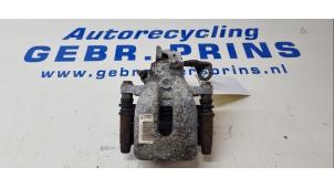 Begagnade Bakre bromsok, vänster Peugeot 208 I (CA/CC/CK/CL) 1.6 e-HDi FAP Pris € 40,00 Marginaltabell erbjuds av Autorec. Gebr. Prins b.v.