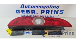 Begagnade Baklykta, vänster Opel Combo 1.3 CDTI 16V ecoFlex Pris € 30,00 Marginaltabell erbjuds av Autorec. Gebr. Prins b.v.