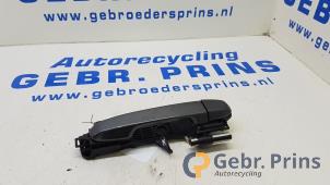 Gebruikte Portiergreep 2Deurs rechts Toyota Yaris III (P13) 1.0 12V VVT-i Prijs € 25,00 Margeregeling aangeboden door Autorec. Gebr. Prins b.v.