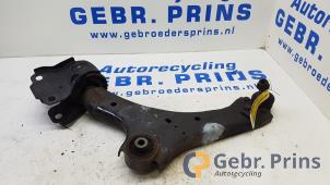 Gebruikte Draagarm onder links-voor Volvo V70 (BW) 2.4 D5 20V AWD Prijs € 50,00 Margeregeling aangeboden door Autorec. Gebr. Prins b.v.