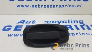 Begagnade Handtag, skjutdörr, höger Peugeot Bipper (AA) 1.3 BlueHDi 80 16V Pris € 20,00 Marginaltabell erbjuds av Autorec. Gebr. Prins b.v.