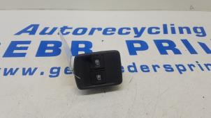 Begagnade Brytare, eldrivna fönster Dacia Lodgy (JS) 1.6 Sce 100 16V Pris € 25,00 Marginaltabell erbjuds av Autorec. Gebr. Prins b.v.