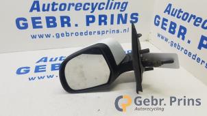 Gebruikte Buitenspiegel links Dacia Lodgy (JS) 1.6 Sce 100 16V Prijs € 40,00 Margeregeling aangeboden door Autorec. Gebr. Prins b.v.