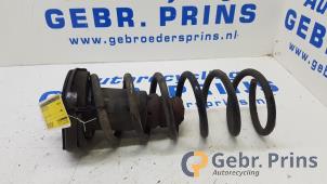 Gebruikte Schroefveer achter Volvo V60 I (FW/GW) 2.0 D4 16V Prijs € 25,00 Margeregeling aangeboden door Autorec. Gebr. Prins b.v.