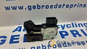 Gebruikte Deurslot Mechaniek 2Deurs links Ford Fiesta 5 (JD/JH) 1.25 16V Prijs € 15,00 Margeregeling aangeboden door Autorec. Gebr. Prins b.v.