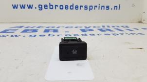 Begagnade Dimljusbrytare Suzuki Celerio (LF) 1.0 12V Pris € 10,00 Marginaltabell erbjuds av Autorec. Gebr. Prins b.v.