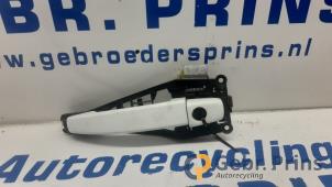 Gebruikte Portiergreep 2Deurs links Opel Tigra Twin Top 1.3 CDTi 16V Prijs € 25,00 Margeregeling aangeboden door Autorec. Gebr. Prins b.v.