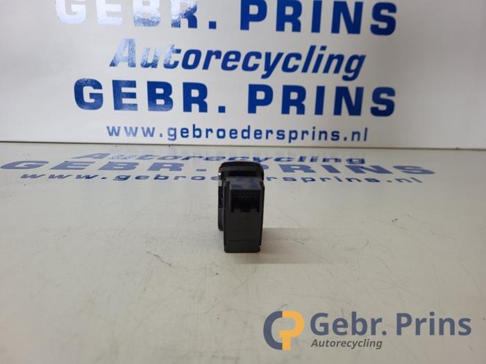 Brytare, parkeringsbroms från en Seat Leon ST (5FF) 1.0 TSI 12V 2017