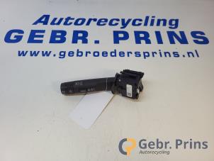 Gebruikte Pinker Schakelaar Opel Corsa E 1.4 16V Prijs € 30,00 Margeregeling aangeboden door Autorec. Gebr. Prins b.v.