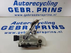 Gebruikte Deurslot Mechaniek 4Deurs links-voor Citroen C4 Cactus (0B/0P) 1.6 Blue Hdi 100 Prijs € 30,00 Margeregeling aangeboden door Autorec. Gebr. Prins b.v.