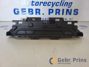 Gebruikte Stoelverwarmings Schakelaar Mazda CX-5 II (KF) 2.0 SkyActiv-G 165 16V 2WD Prijs € 50,00 Margeregeling aangeboden door Autorec. Gebr. Prins b.v.