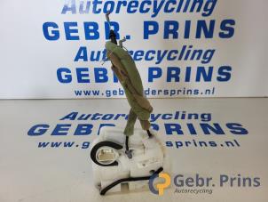 Gebruikte Portierslot Mechaniek 4Deurs links-achter Mazda CX-5 II (KF) 2.0 SkyActiv-G 165 16V 2WD Prijs € 35,00 Margeregeling aangeboden door Autorec. Gebr. Prins b.v.