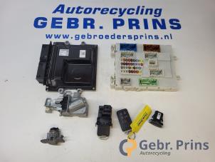 Gebruikte Kontaktslot + computer Volvo V40 (MV) 2.0 D2 16V Prijs € 150,00 Margeregeling aangeboden door Autorec. Gebr. Prins b.v.