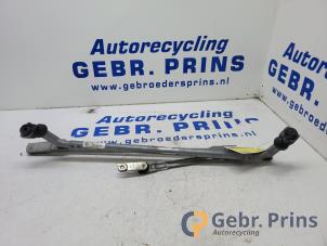 Używane Mechanizm wycieraczki Volkswagen Tiguan (AD1) 1.4 TSI 16V Cena € 50,00 Procedura marży oferowane przez Autorec. Gebr. Prins b.v.