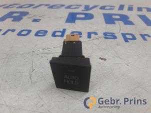 Gebruikte Schakelaar handrem Volkswagen Passat (3C2) 1.9 TDI Prijs € 10,00 Margeregeling aangeboden door Autorec. Gebr. Prins b.v.