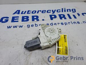 Gebruikte Raammotor Portier Volkswagen Sharan (7N) 1.4 TSI 16V Prijs € 20,00 Margeregeling aangeboden door Autorec. Gebr. Prins b.v.