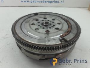 Begagnade Tvåmassesvänghjul Ford Transit Custom 2.0 TDCi 16V Eco Blue 105 mHEV Pris € 211,75 Inklusive moms erbjuds av Autorec. Gebr. Prins b.v.