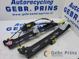 Begagnade Fönstermekanism för bakre dörr, 4-dörrars, höger Volkswagen Sharan (7N) 1.4 TSI 16V Pris € 40,00 Marginaltabell erbjuds av Autorec. Gebr. Prins b.v.