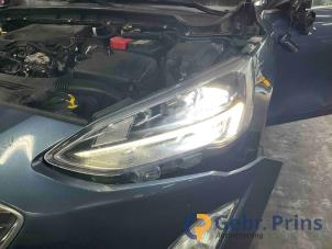 Begagnade Strålkastare, vänster Ford Focus 4 Wagon 1.0 Ti-VCT EcoBoost 12V 125 Pris € 300,00 Marginaltabell erbjuds av Autorec. Gebr. Prins b.v.