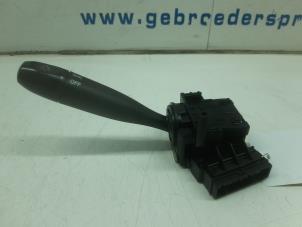 Begagnade Indikatorbrytare Kia Rio II (DE) 1.4 16V Pris € 15,00 Marginaltabell erbjuds av Autorec. Gebr. Prins b.v.