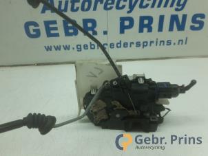 Gebruikte Deurslot Mechaniek 4Deurs links-voor Volkswagen Polo IV (9N1/2/3) 1.2 12V Prijs € 15,00 Margeregeling aangeboden door Autorec. Gebr. Prins b.v.