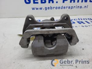 Używane Zacisk hamulcowy prawy tyl Tesla Model Y (5YJY) RWD Cena € 100,00 Procedura marży oferowane przez Autorec. Gebr. Prins b.v.