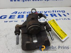 Używane Zacisk hamulcowy prawy tyl Opel Vivaro 1.6 CDTI BiTurbo 120 Cena € 42,35 Z VAT oferowane przez Autorec. Gebr. Prins b.v.