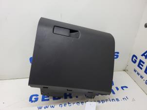 Begagnade Handskfack Citroen C5 Aircross I (A4/AC/AJ/AR) 1.6 Hybrid 225 16V Pris € 40,00 Marginaltabell erbjuds av Autorec. Gebr. Prins b.v.