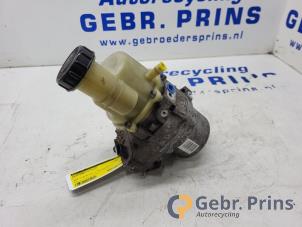 Gebruikte Pomp Servo Dacia Logan MCV II/Sandero Wagon (7S) 0.9 TCE 12V Prijs € 125,00 Margeregeling aangeboden door Autorec. Gebr. Prins b.v.