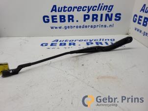 Gebruikte Ruitenwisserarm voor Renault Trafic (1FL/2FL/3FL/4FL) 2.0 dCi 16V 130 Prijs € 12,10 Inclusief btw aangeboden door Autorec. Gebr. Prins b.v.