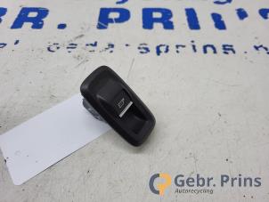Używane Przelacznik elektrycznej szyby Ford EcoSport (JK8) 1.5 Ti-VCT 16V Cena € 10,00 Procedura marży oferowane przez Autorec. Gebr. Prins b.v.
