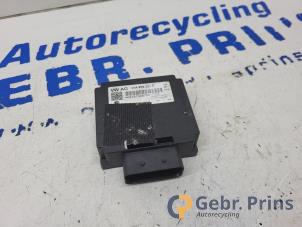 Gebruikte Comfort Module Volkswagen Up! (121) 1.0 12V 60 Prijs € 20,00 Margeregeling aangeboden door Autorec. Gebr. Prins b.v.