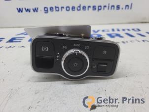 Gebruikte Schakelaar Licht Mercedes B (W247) 2.0 B-200d Prijs € 35,00 Margeregeling aangeboden door Autorec. Gebr. Prins b.v.