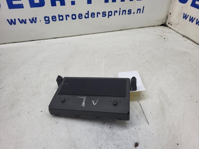 Deur module van een Mercedes-Benz C (W203) 2.2 C-200 CDI 16V 2006